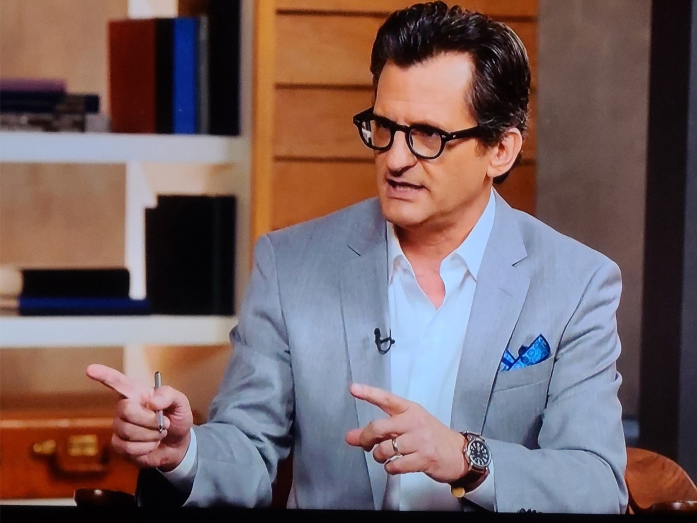 Ben Mankiewicz Interviews Lucille Ball—A What If - Classic Couple